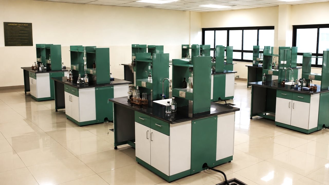 Research Bench — Laboratory Furniture